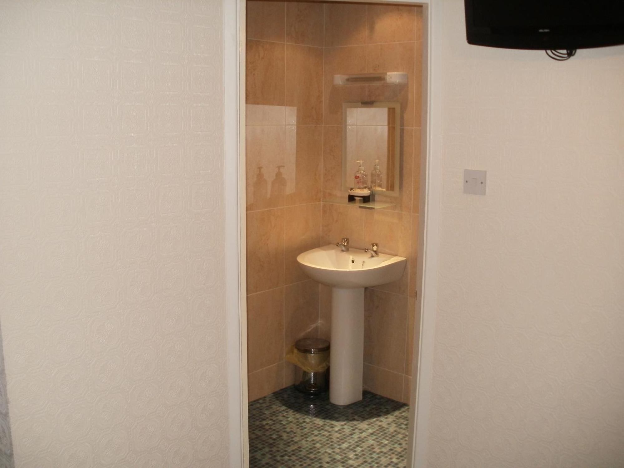 Single Room,11855310:JPEG