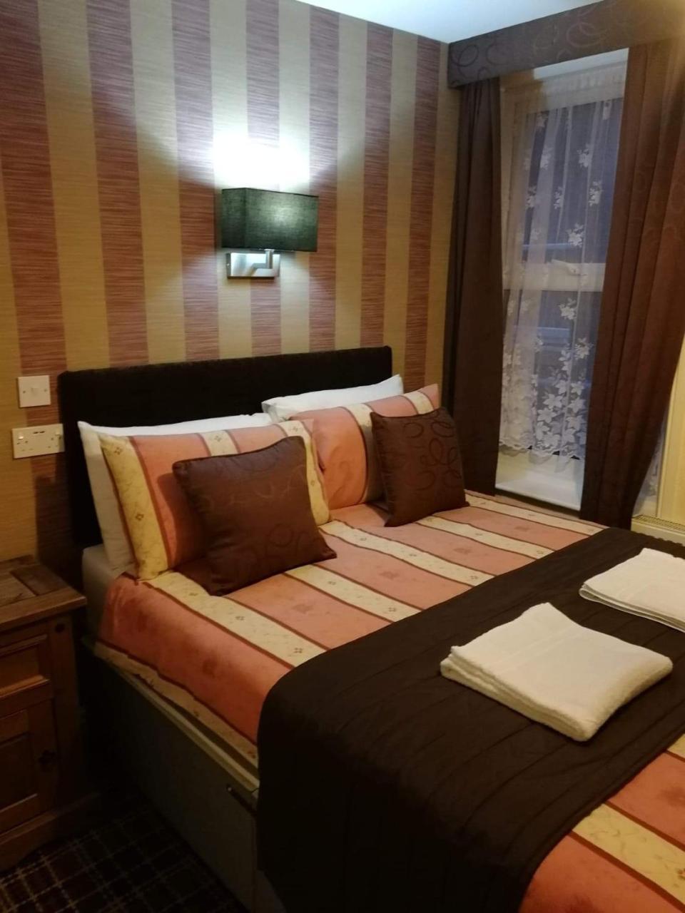 Budget Double Room,664305057:JPEG